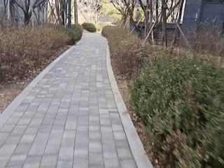 오즈모 모바일 7 미사용 시, 흔들림이 심하다 / 출처=IT동아