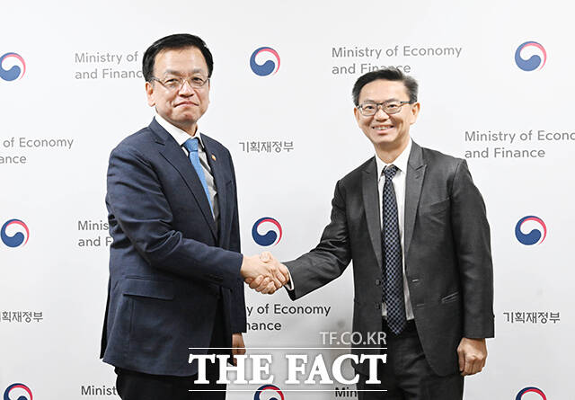 신용사진관 이미지