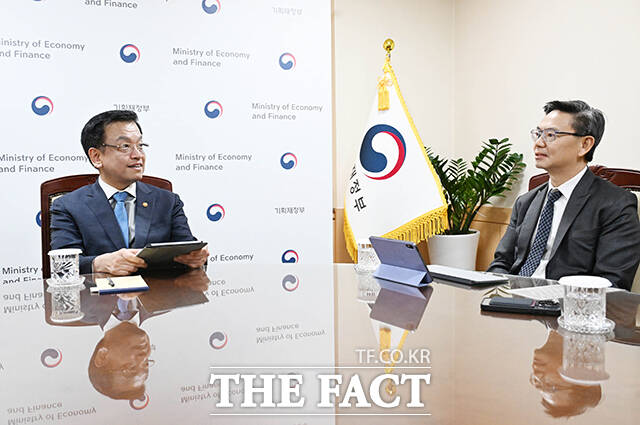 신용사진관 이미지
