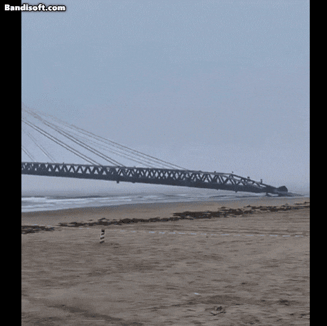 중국 특수 바지선이 연결된 모습. /엑스