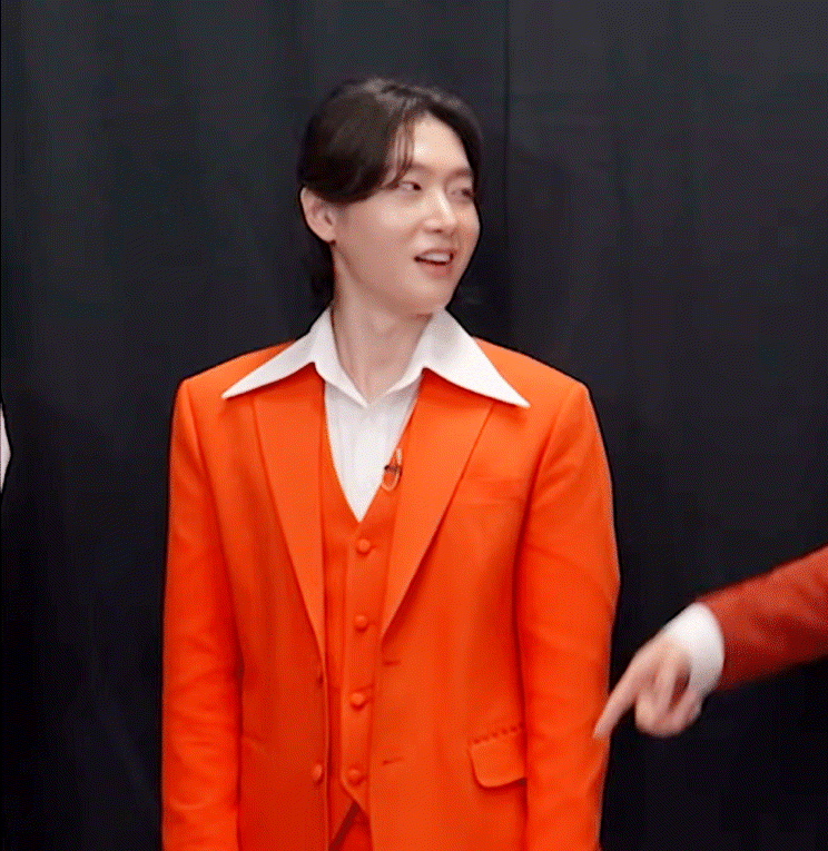 미스터트롯3 최종 진에 오른 김용빈. 팀전 당시 '랜덤 게임' 장면 중 호방하게 웃는 김용빈. /미스&미스터트롯 유튜브 계정