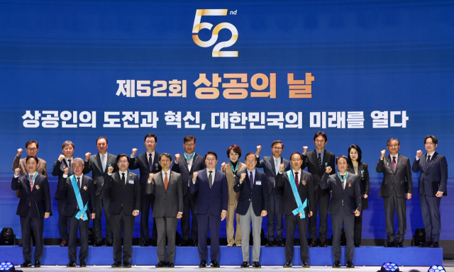 금탑 이미지