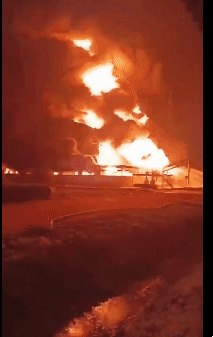 현지시간으로 20일 우크라이나 드론이 러시아 사라토프주(州)에 있는 엥겔스-2 공군기지를 공습하면서 거대한 폭발이 발생했다. 텔레그램 캡처