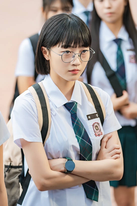 '선의의 경쟁' 오우리