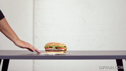 ‘Maccy D’(맥도날드를 이르는 영국의 슬랭)에 와퍼의 뒤를 지켜줘 감사하다는 메시지를 담은 버거킹 광고 캠페인. [버거킹ⓒ]