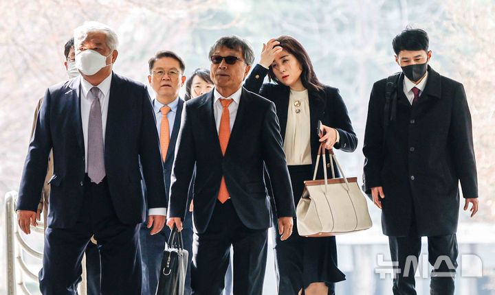윤 이미지