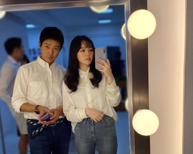 깔 이미지