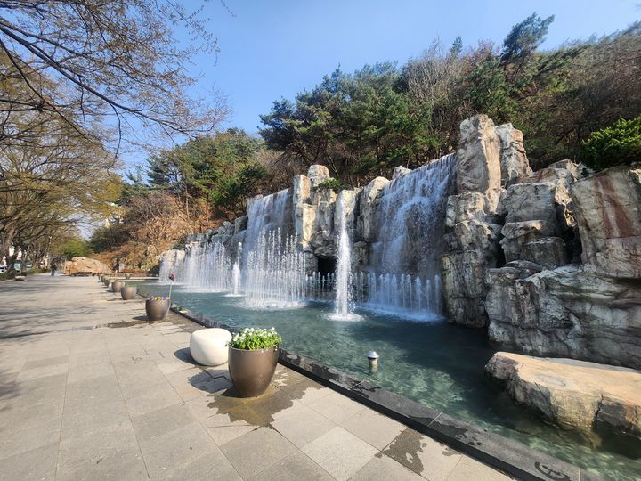 폭포 이미지