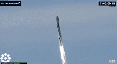 독일 스타트업이 개발한 무인 로켓 '스펙트럼'이 30일 노르웨이 북극 아뇌위아 우주항에서 발사됐으나 약 40초 만에 추락하며 폭발했다. /유튜브 Isar Aerospace