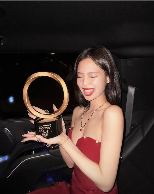 제니아웃 이미지