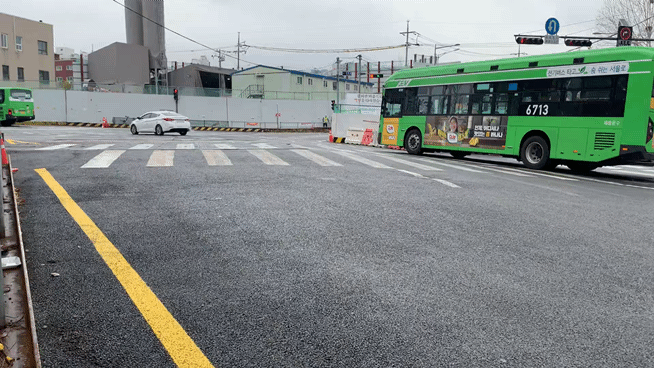 도로가 솟아있는 신풍역/영상=유지희 기자