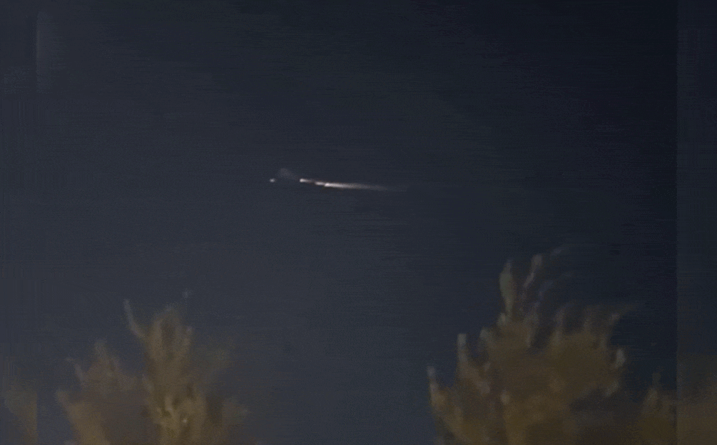 추락하는 스타링크 위성 모습을 담은 영상의 일부