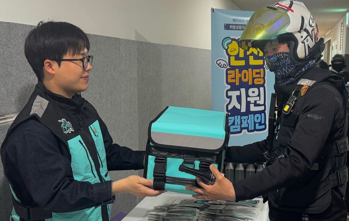 청년들 이미지