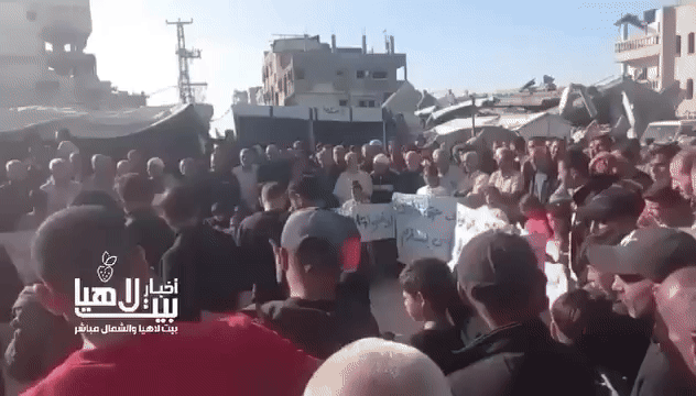 16일(현지시간) 가자지구 북부 베이트라히아에서 주민 수백명이 모여 하마스의 통치에 반대하는 시위를 벌였다. 출처=미디어아마드 엑스