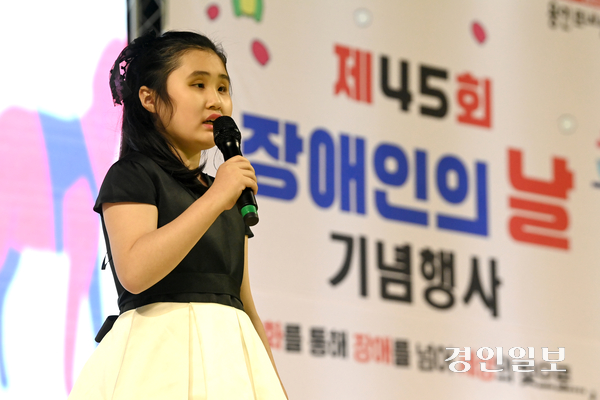 바라봄 이미지
