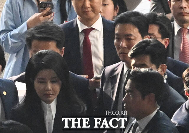 윤폰 이미지