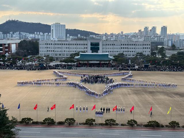 [단독] 민주, 육·해·공 통합 '국군사관학교' 검토... '내란 주역' 육사 힘 빼기