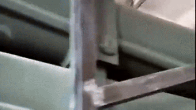 북한이 ‘서울 타격용’으로 비무장지대(DMZ) 산악 벙커에 보관하고 있던 240㎜ M1991 다연장로켓포(MLRS)가 우크라이나 전장에 등장했다. 사진은 최근 우크라이나 전장에서 포착된 북한제 M1991. 2025.4.20 텔레그램