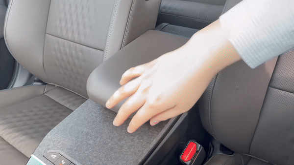 기아 EV4 회전형 암레스트./영상=백유진 기자 byj@