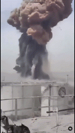 이란 남부 도시 반다르 압바스의 항구에서 포착된 폭발. (사진=SNS 갈무리)