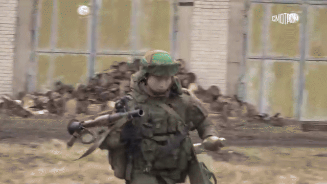 러시아와 북한이 북한군 파병을 공식 인정한 가운데, 러시아 국방부가 서부 쿠르스크에서 전투 훈련 중인 북한군 영상을 공개했다고 베스티 등 러시아 언론이 28일(현지시간) 보도했다. 사진은 영상 일부. 2025.4.28 텔레그램