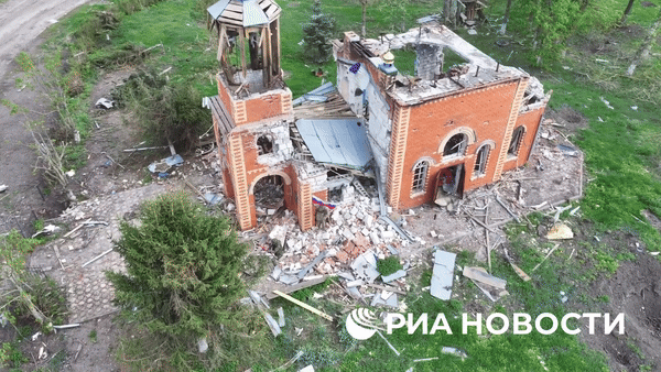 29일(현지시간) 러시아 관영 리아 노보스티 통신은 “러시아군과 북한군 합동 전투 작전 영상”이라며 64초짜리 시각 자료를 공개했다. 통신은 이어 “북한군이 우크라이나군으로부터 쿠르스크 수잔스키 지역을 해방하는 작전에 참여했다”라고 전했다. 사진은 관련 영상 일부. 2025.4.29 리아 노보스티