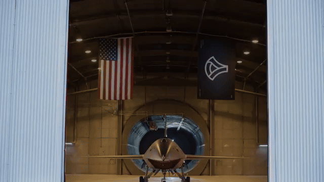 미 공군이 ‘퓨리’라고도 알려진 YFQ-44A라는 무인전투기를 공개했다. 출처=제너럴 데이비드 앨빈 엑스