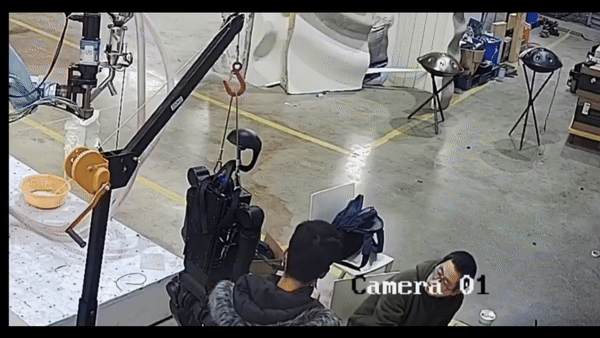 중국의 한 로봇 연구소에서 휴머노이드 로봇이 난동을 부려 인간을 다치게 할뻔한 일이 발생했다. 유튜브 채널 ‘휴머노이드 로봇 가이드 투더 갤럭시’ 캡쳐