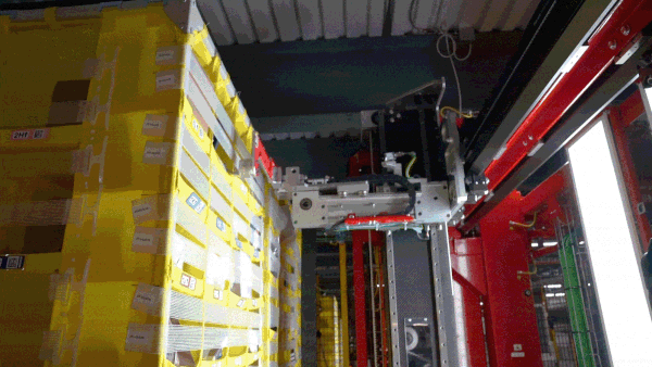 벌칸 로봇이 아마존 창고에서 작업하는 모습 (영상=아마존)