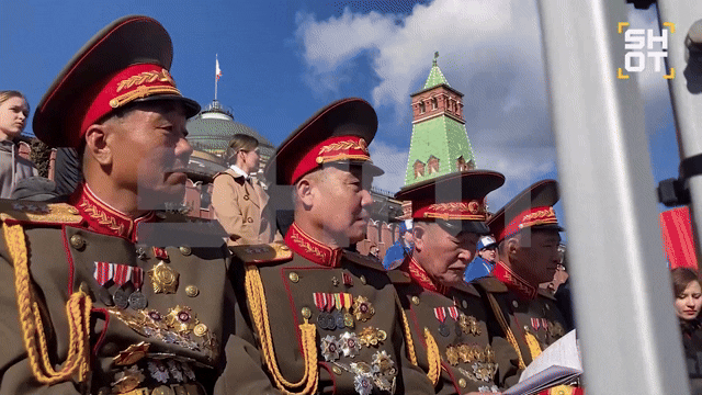 9일(현지시간) 러시아의 심장인 붉은광장에서 제2차 세계대전 승리(전승절) 80주년을 기념하는 대규모 열병식이 열린 가운데, 북한군 대표단이 관중석 1열에 앉아 있다. 2025.5.9  텔레그램