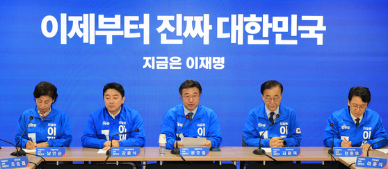 윤*덕 이미지