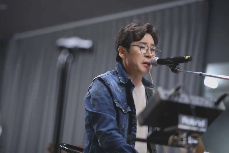 윤스토리엔터테인먼트 이미지