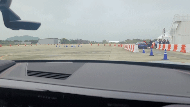 아우디 코리아가 프리미엄 중형 세단 '더 뉴 아우디 A5'와 'S5'의 국내 공식 출시를 앞두고 다양한 아우디 라인업을 경험할 수 있는 고객 행사를 선보였다. 영상은 주행 체험 중인 아우디 전기 4도어 쿠페 'RS e-트론 GT'. /영상=김창성 기자