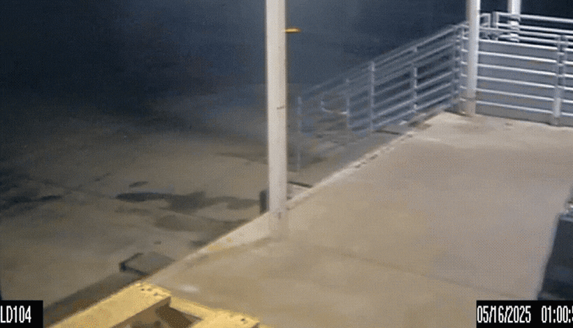 감시카메라에 찍힌 수감자들이 탈주하는 모습. /CBS