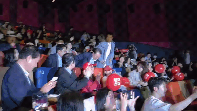 윤석열 전 대통령이 21일 ‘부정선거, 신의 작품인가’가 끝나고 나서 자리를 나서고 있다. (영상=김현재 수습기자)