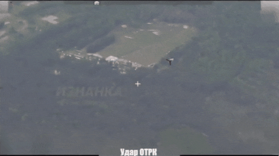 20일(현지시간) 러시아가 이스칸데르 미사일로 우크라이나 수미주(州)의 한 군사 훈련 캠프(사진)을 공격했다. 유로마이단프레스 엑스 영상 캡처