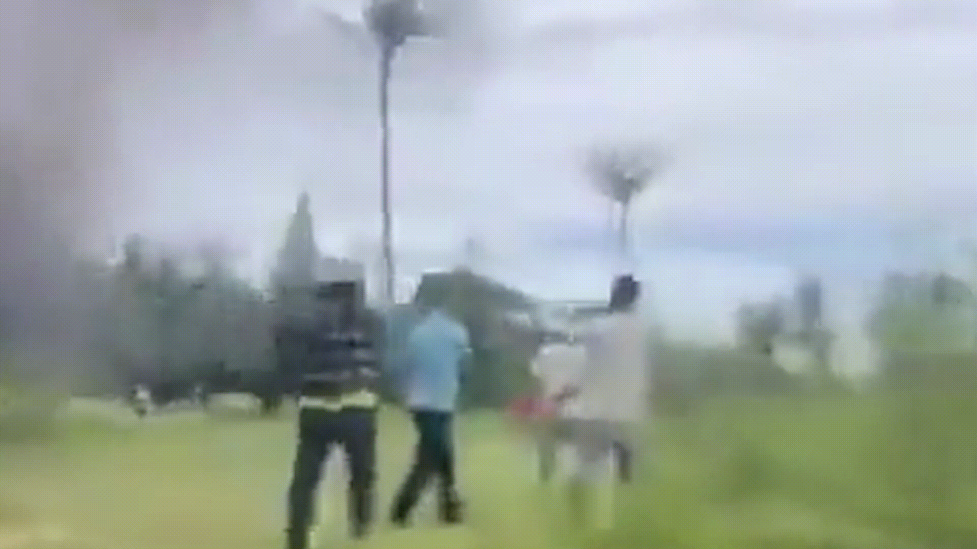 사고 직후 불길에 휩싸인 헬기 모습. 엑스(X) 캡처