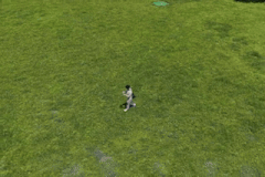 피사체 주변을 자동으로 돌며 촬영을 이어가는 ‘POI’ 모드 / 출처=IT동아