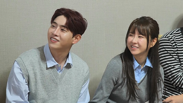 뒷담화 이미지