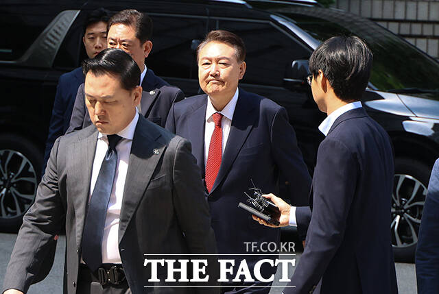 윤폰 이미지