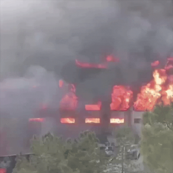 27일 오전 11시 57분 중국 산둥성 가오미시(웨이팡시)의 유다오(友道)화학회사에서 폭발이 발생했다. 2025.5.27 웨이보