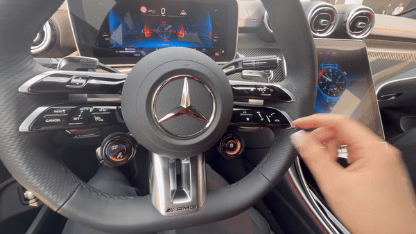 핸들 우측 하단 다이얼을 돌리면 드라이브 모드 변경이 가능하다./영상=백유진 기자 byj@