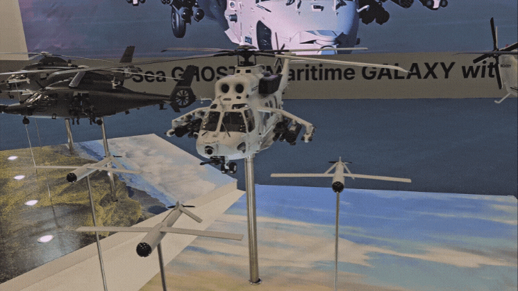 한국항공우주산업(KAI)이 28일 부산 벡스코(BEXSCO)에서 열린 국제해양방산전시회(MADEX)에 참가했다. 영상은 KAI가 제시한 유무인 복합체계로, 소형무장헬기 1대와 3대의 무인기로 구성됐다. /김지환 기자