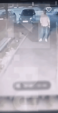 폭발물이 터지기 직전 한 남성과 접촉하는 구르치예프의 모습. 텔레그램 캡처