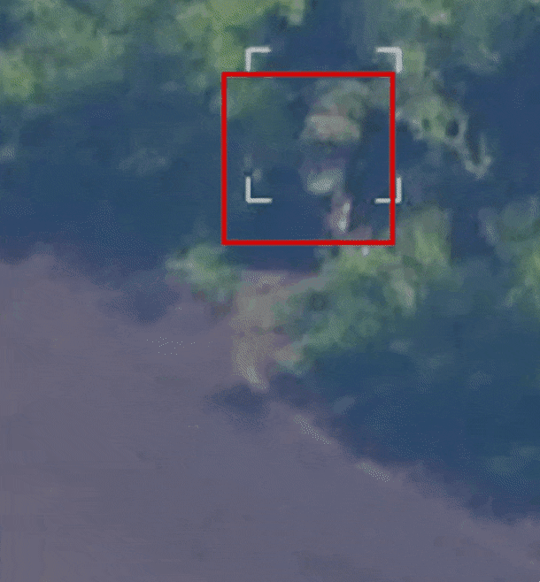 러시아군이 운용하는 최신형 다목적 전자전 시스템이 우크라이나군의 드론에 파괴되는 모습. 우크라이나 드론 부대 텔레그램 캡처