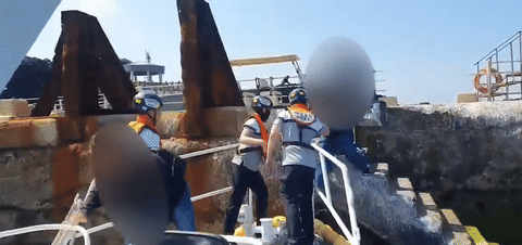 제주 마라도 주민 이송하는 해경 (화면제공 : 서귀포해양경찰서)