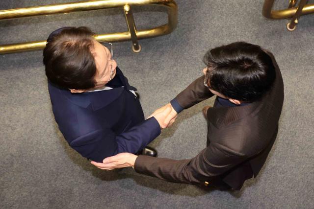 서다 이미지