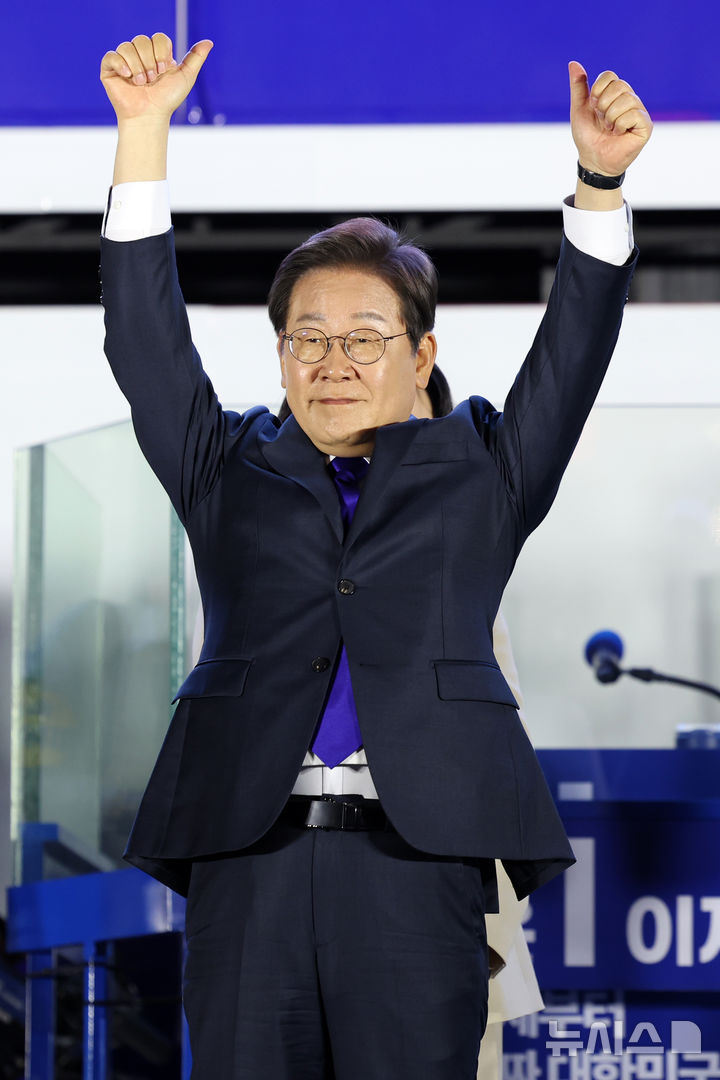 어우러져 이미지
