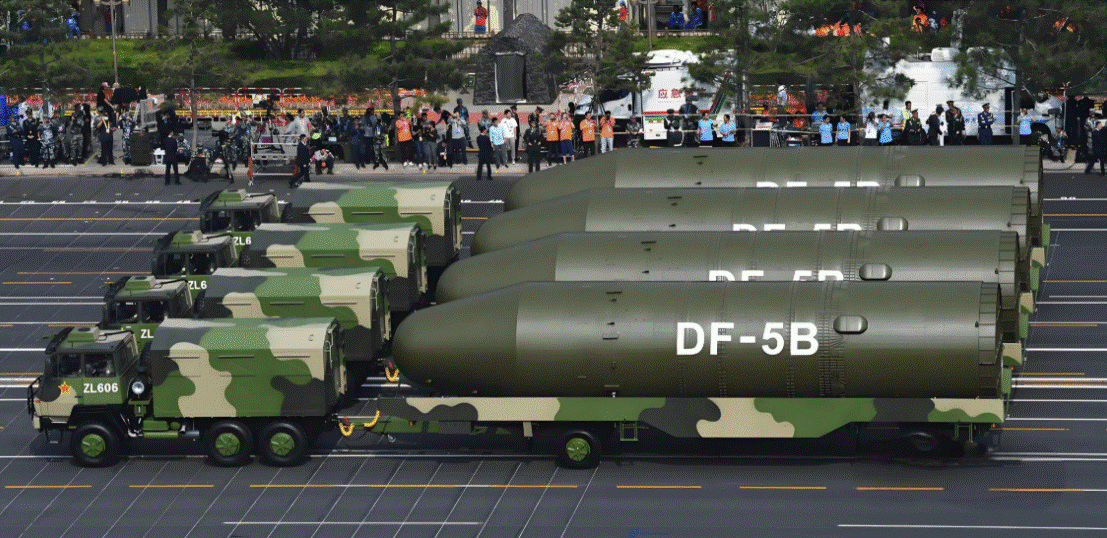 열병식에서 공개된 DF-5./사진=바이두 캡쳐