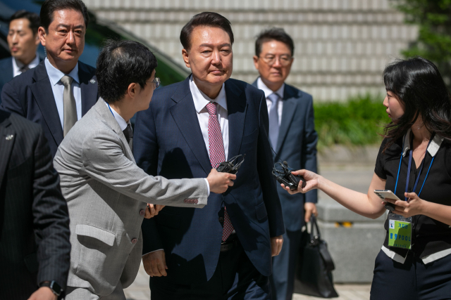 윤 이미지